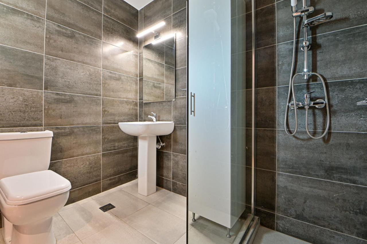 Charming Apartment With A Sea View Terrace Piraeus Buitenkant foto